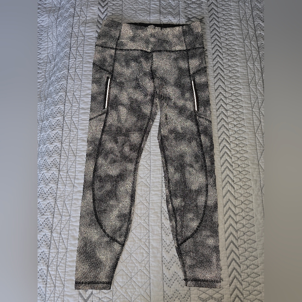Athleta Rainier High Rise Reflective Print Legging Size M